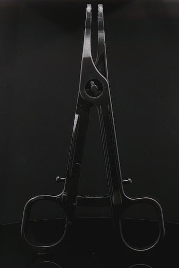 Sterilized Disposable Open Round Piercing Clamps - Box of 20 - Obsidian Needles Obsidian Needles